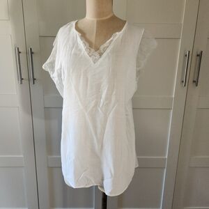 Amaryllis White Lace Trim Women's Blouse Sz L